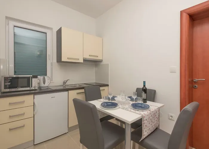 Stella Maris 马卡尔斯卡